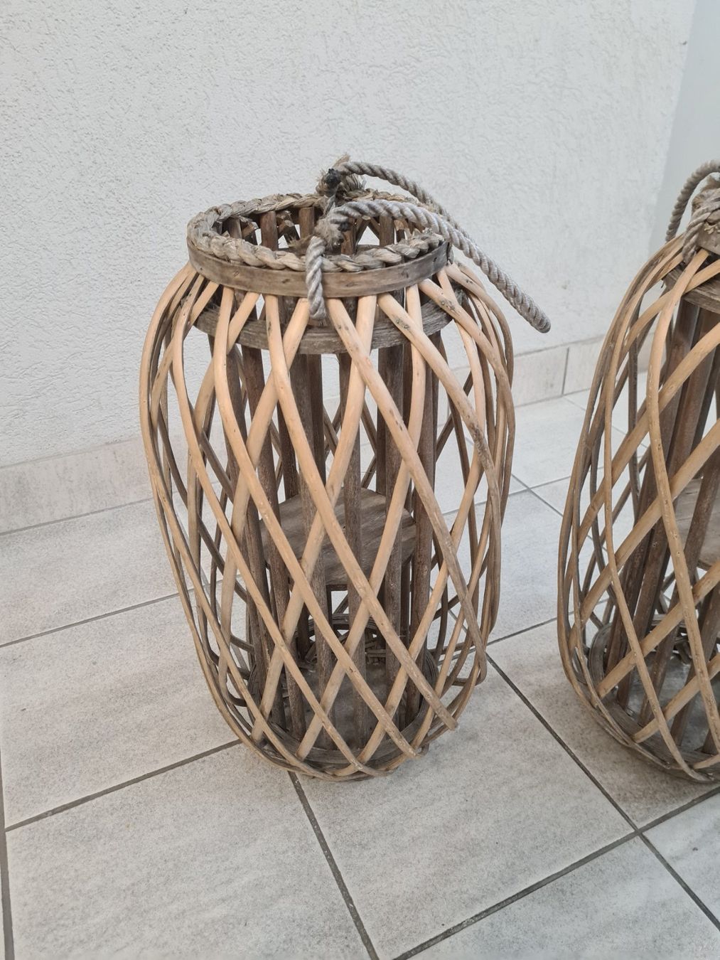 Toutes les décorations: 2 Lanternes déco en bambou tressé – D'occasion à Monthey par 187-zeroo 2