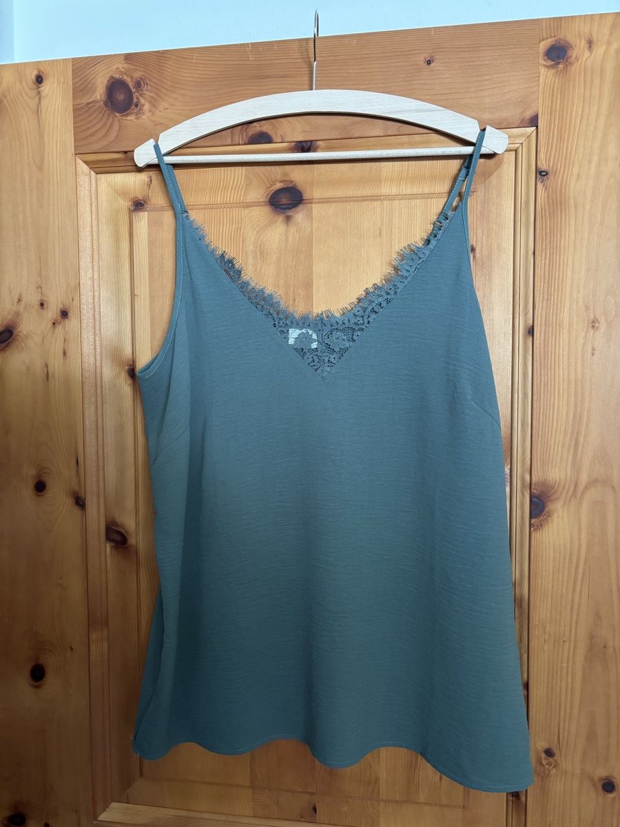 Only Tops: Top mit Spitze, NEU – Neuf (Voir description) à Celerina par Heli87