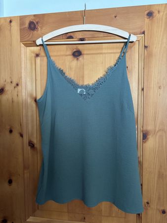 Top mit Spitze, NEU