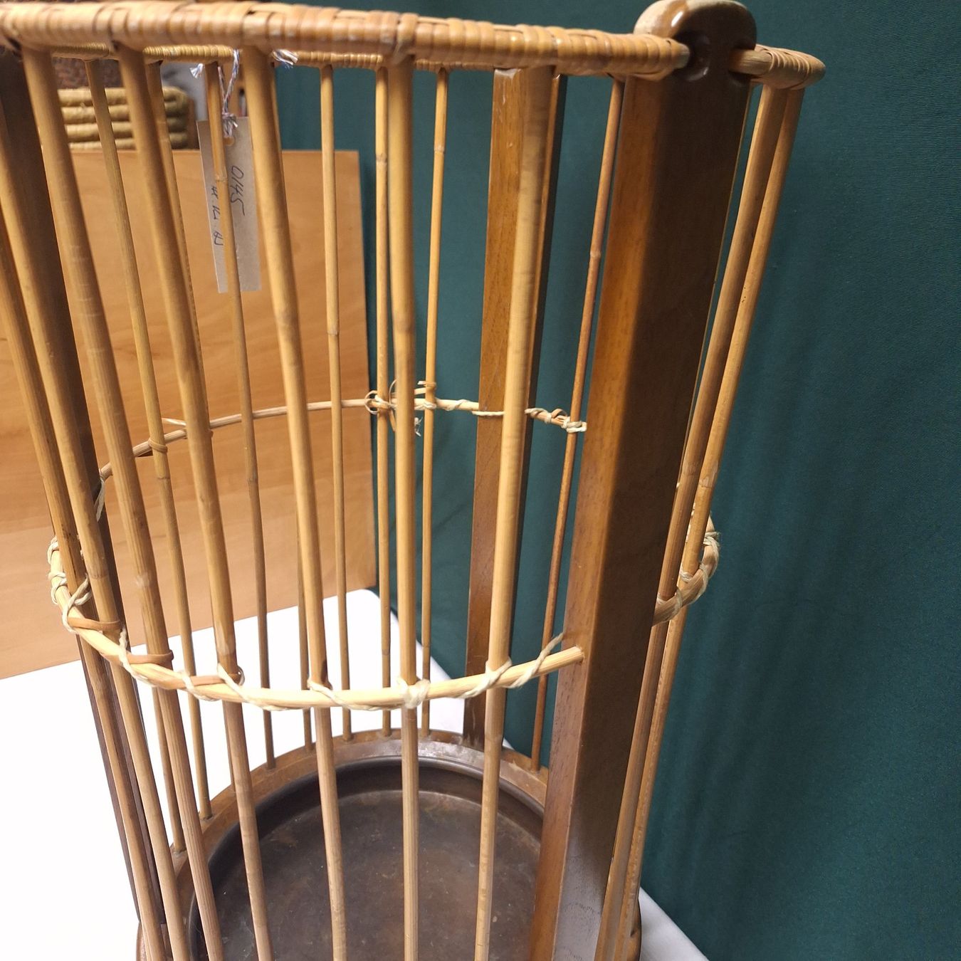 Sonstige Büroeinrichtungen: Vintage, nostalgischer Gehstock oder-Schirmständer – Gebraucht aus Winterthur von Goldpipau 2