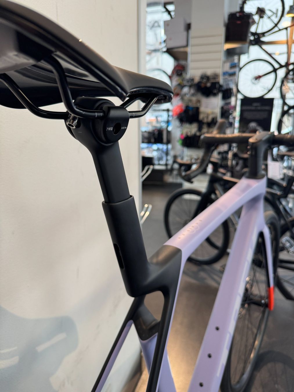 Trek Biciclette: Trek Madone SL 5 Gen 8, Grösse Large – Nuovo e nell'imballaggio originale da Zürich venduto da Velofabrik01 4