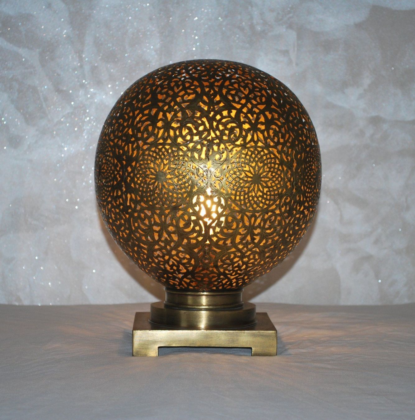 Lampade: Lampe de table forme de Boule en cuivre – Nuovo (secondo la descrizione) da cournillens venduto da Haronn