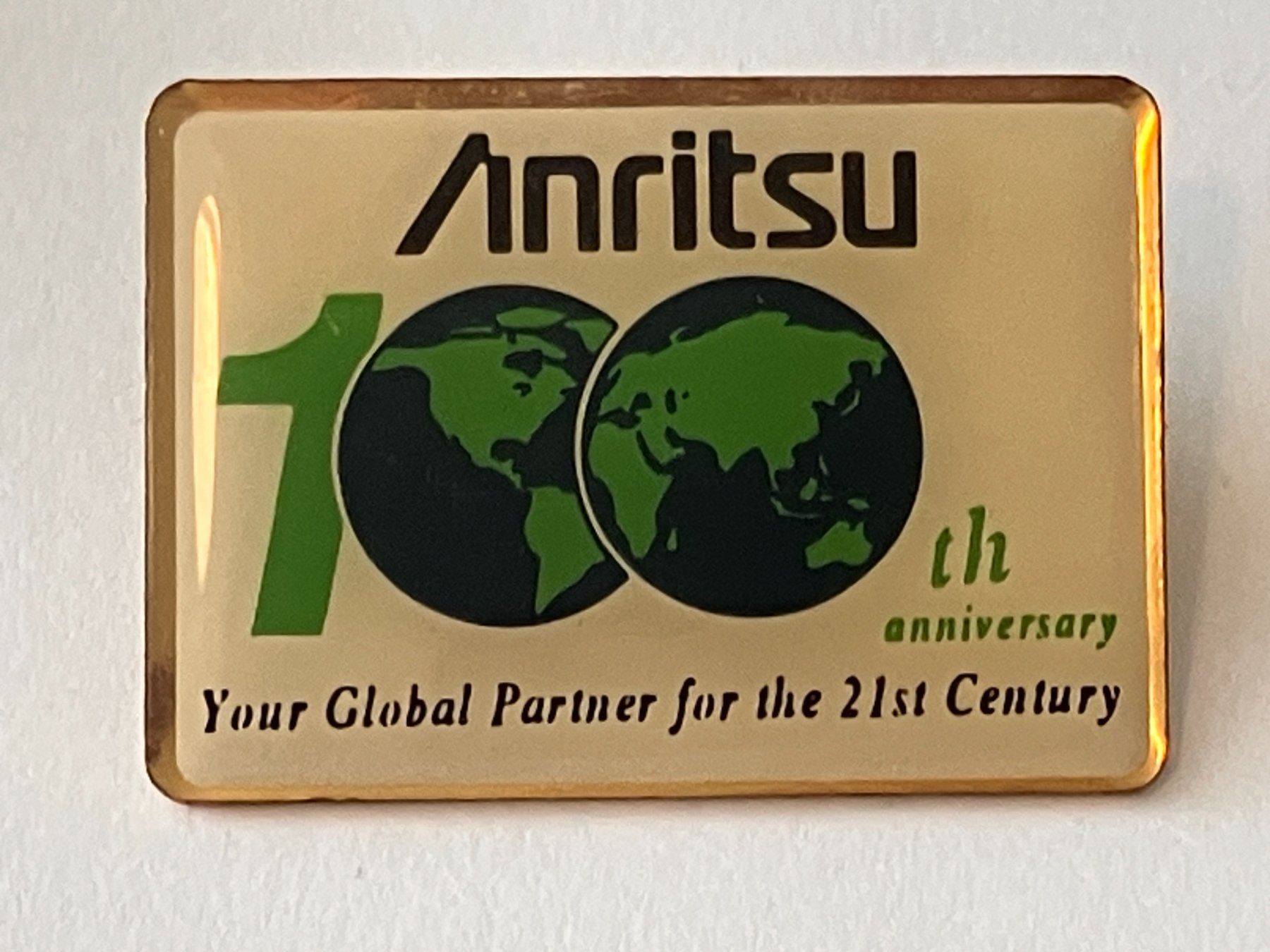 Plaquettes & Badges: 1 Pin Anritsu 100 Jahre – D'occasion à Basel par djwwpp