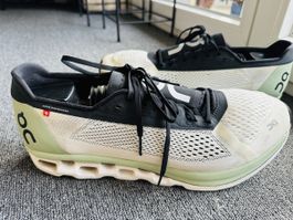 On Cloudboom homme taille 47.5 blanc et vert clair