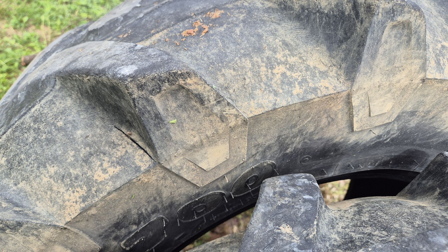 Trattori: Reifen 360/70R24 – Usato da Schneisingen venduto da hansschweri 2