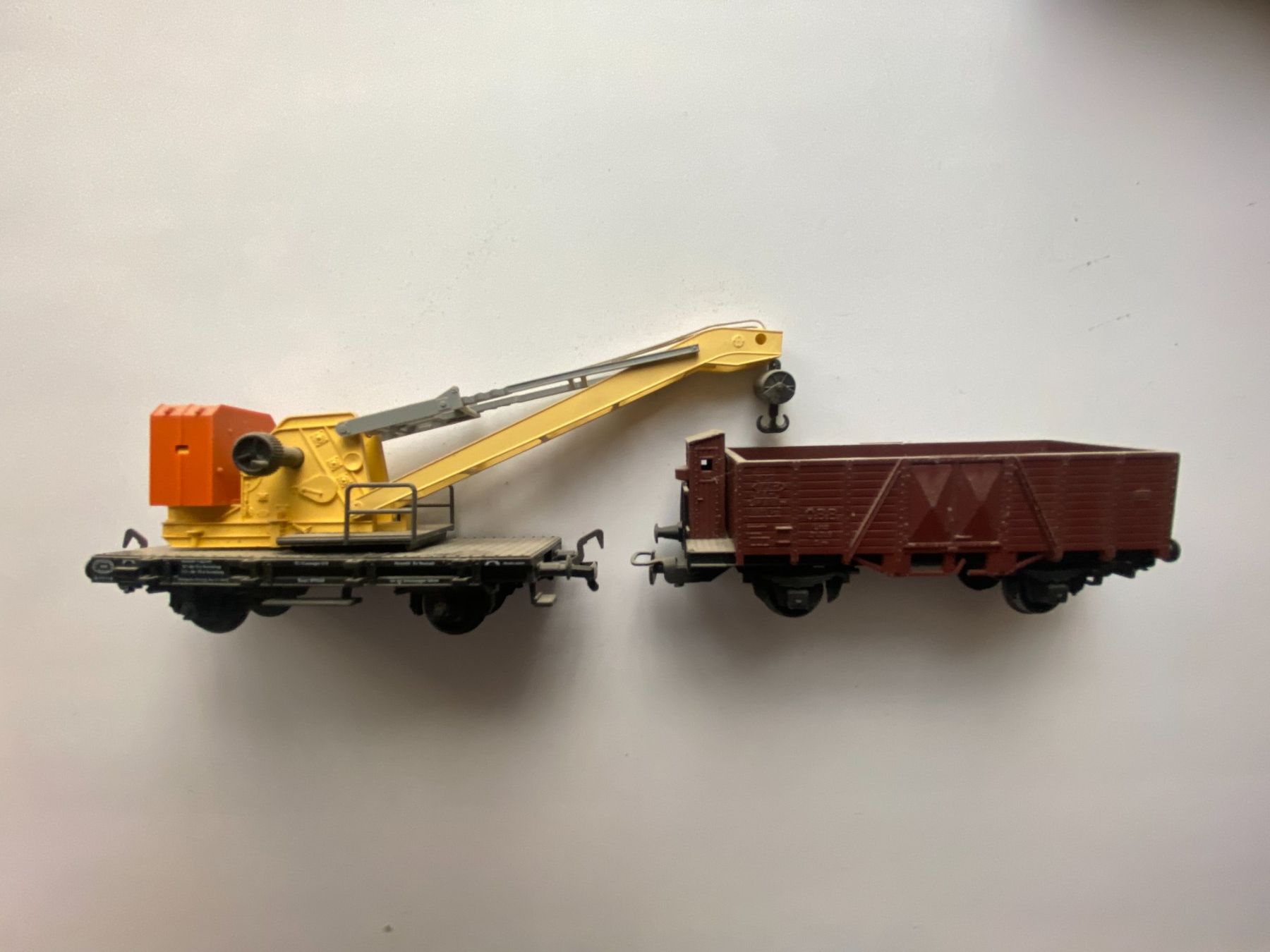 Modellini di ferrovie: H0 Kranwagen und Güterwagen – Usato da Rutschwil venduto da Kybi02