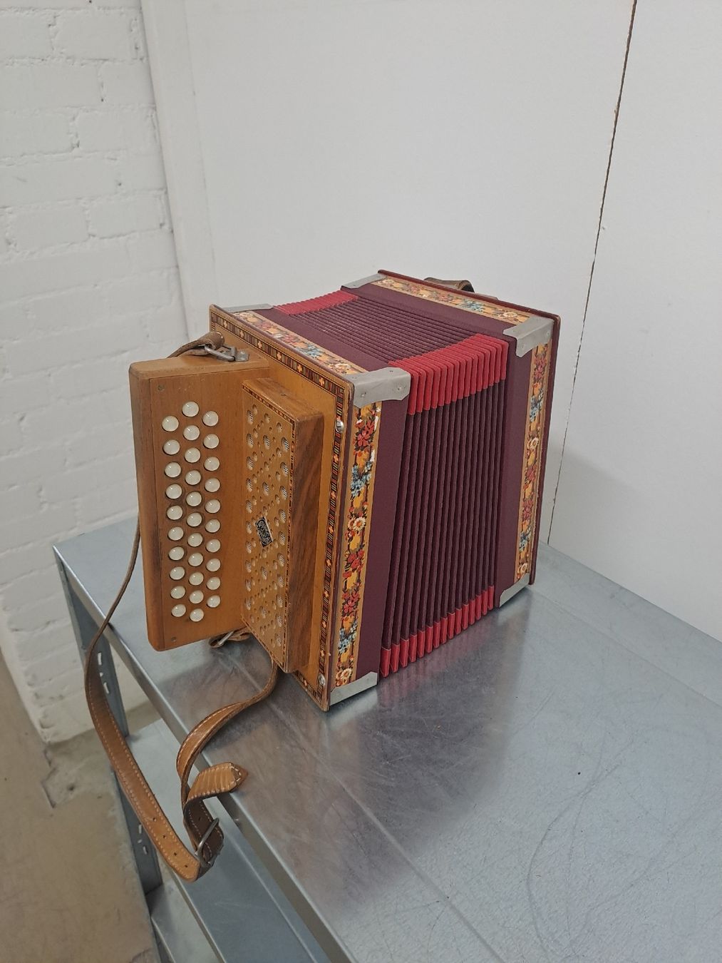 Instruments de musique: Wylaender orgeli. B – D'occasion à Villeneuve par BibiVintage