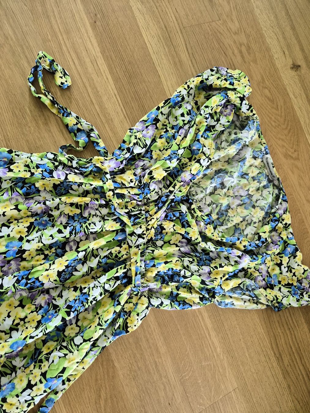Kleider: Blumenkleid – Gebraucht aus Spiez von LS9696 1