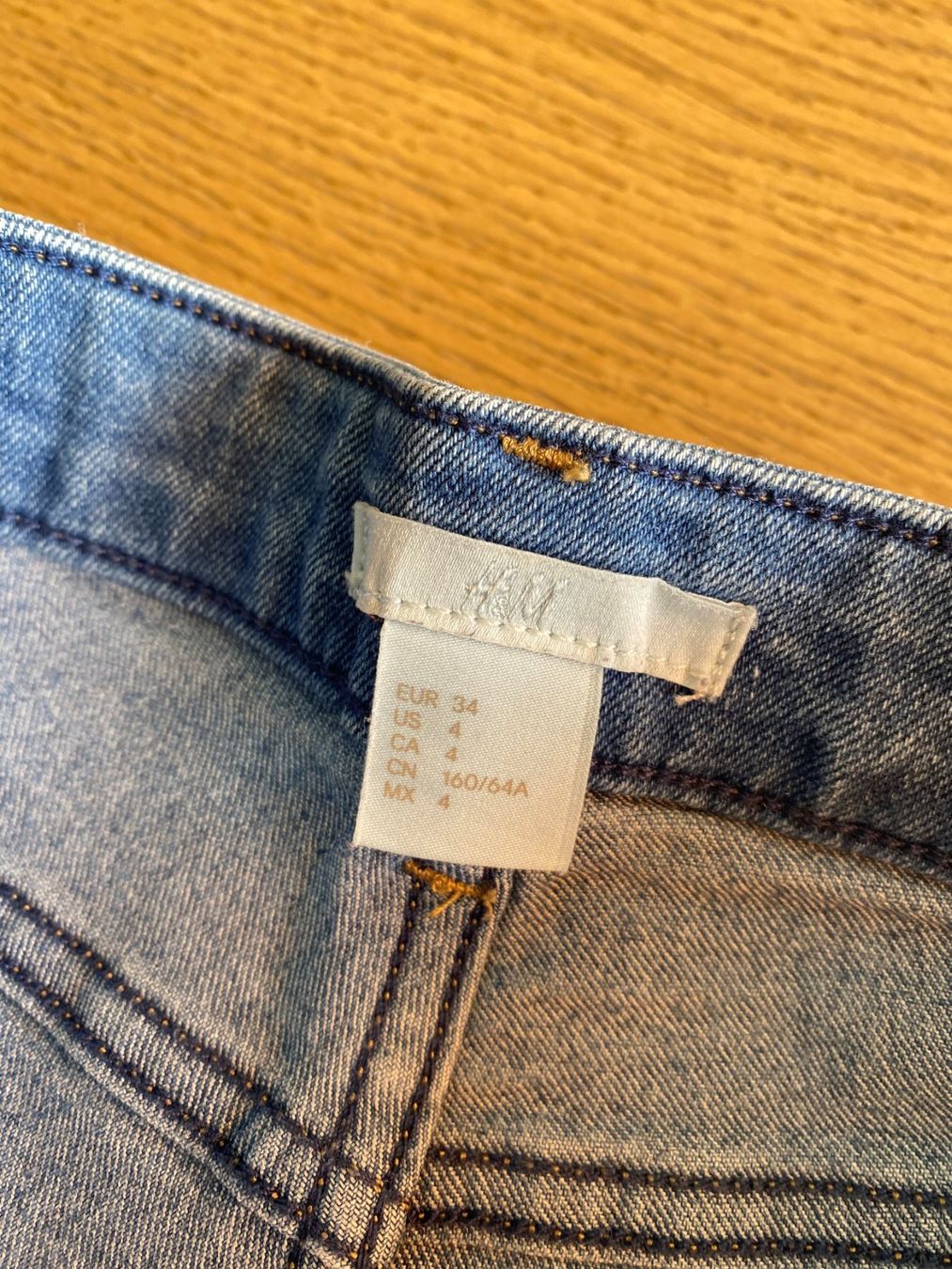 H&M Jeans: Short jeans H&M gr. 34 – Gebraucht aus Delémont von Petitlutin 2