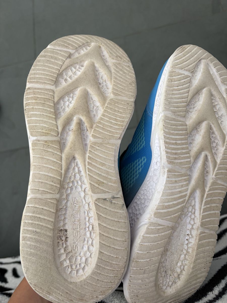 Schuhe für Jungen: Sketchers 35 – Gebraucht aus Näfels von Cecilia89 1