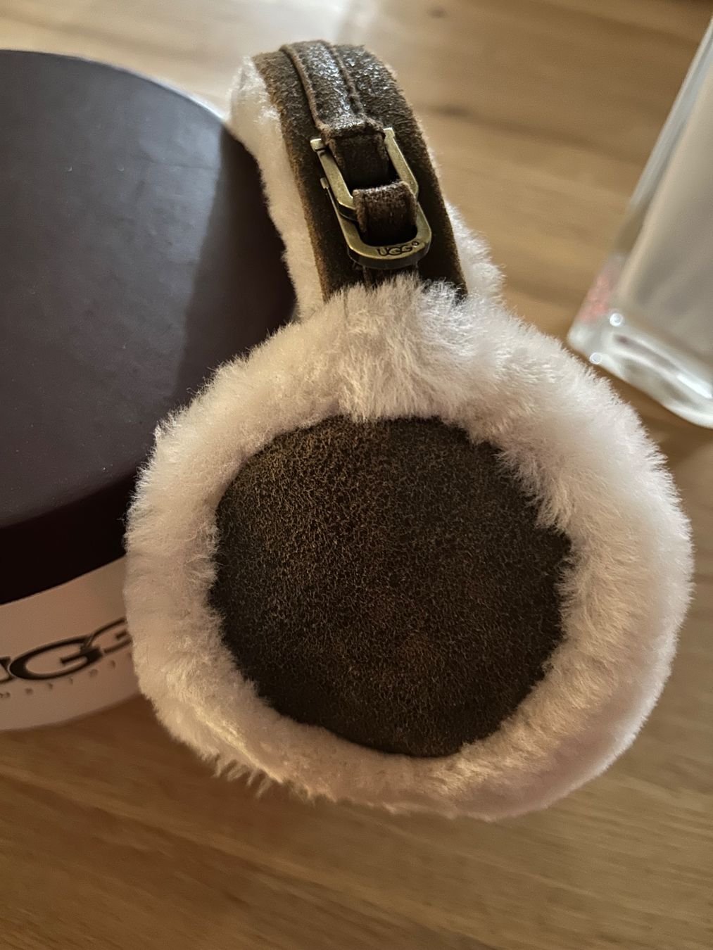 Ugg Copricapi, berretti & cappellini: Ugg Ohrenschützer, Braun , NEU – Nuovo e nell'imballaggio originale da Pratteln venduto da Fashionette.D.D. 2