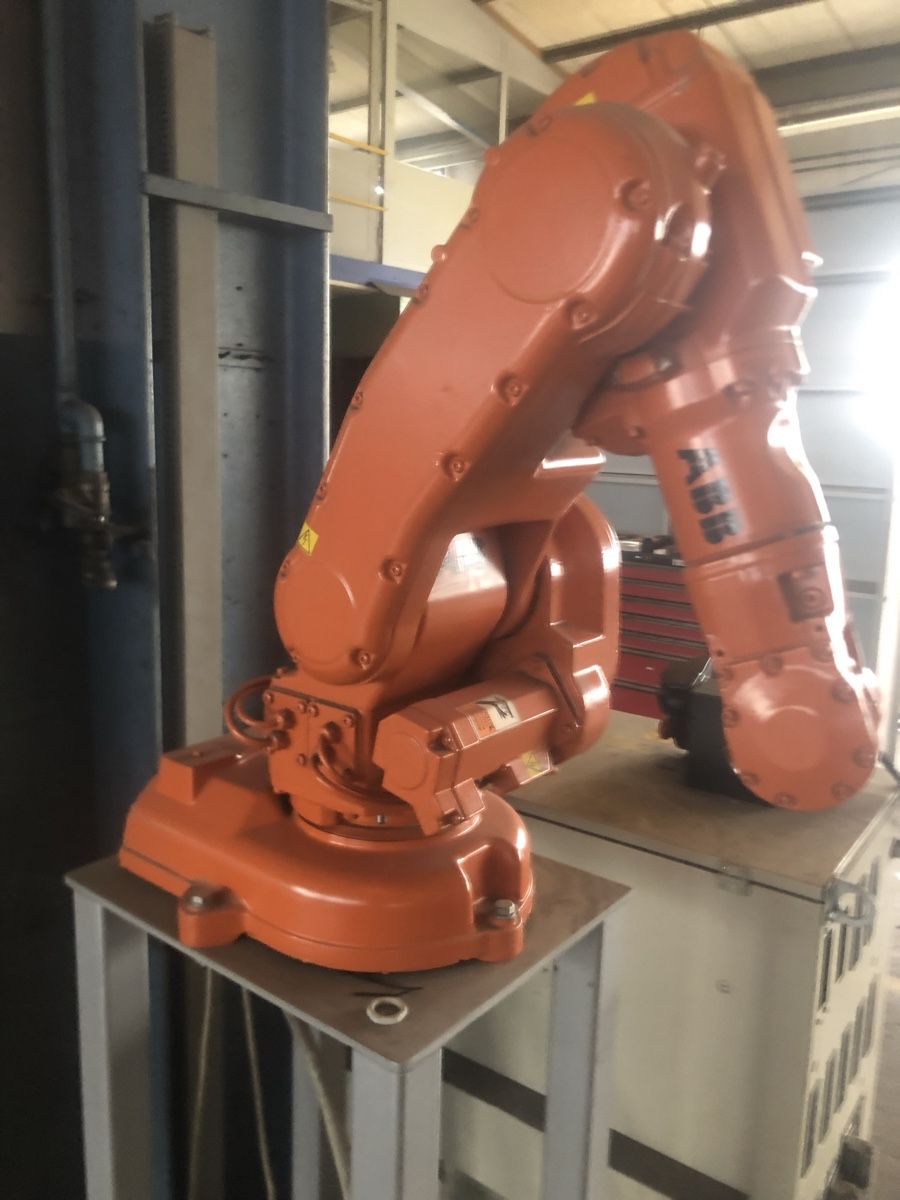 ABB Tutte le macchine: industrieroboter roboterarm abb – Usato da Winterthur venduto da Eyoyo