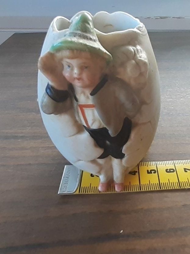 Sonstiges Geschirr: Eierbecher Porzellanfigur antik – Gebraucht aus Mörschwil von wunderkiste44 5