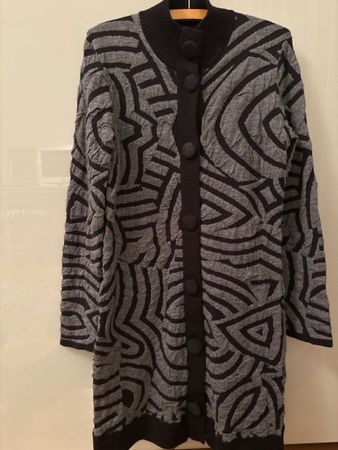 Betty Barclay Strickjacke geschätzte Grösse 40