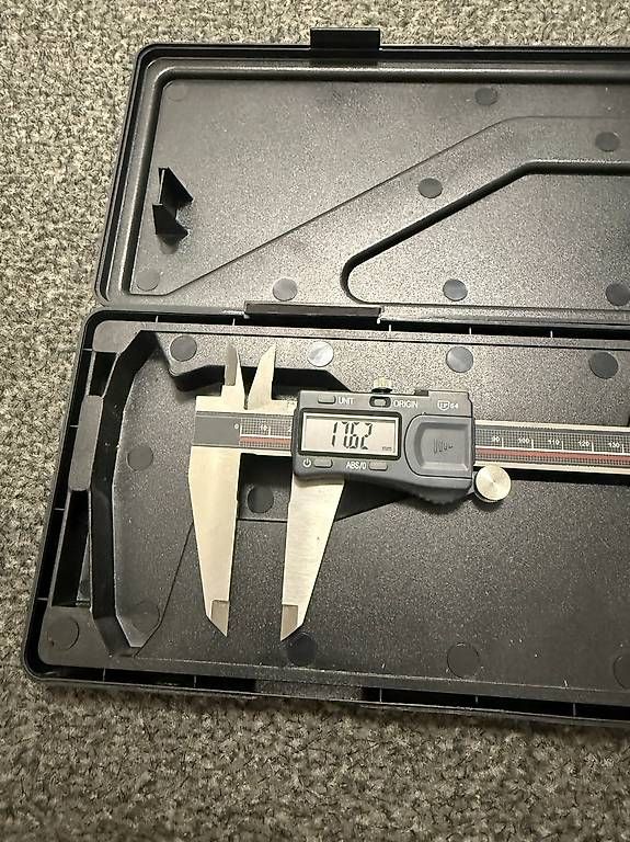 Misurare: Digitaler Messschieber 0-300 mm – Usato da Habsburg venduto da kiplo