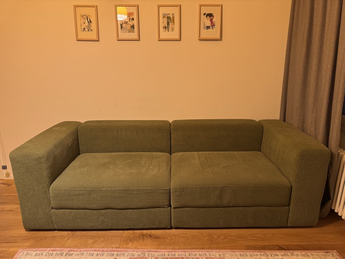 Divani: Sofa corduroy green L-shape good condition – Usato da Basel venduto da inn_cb26