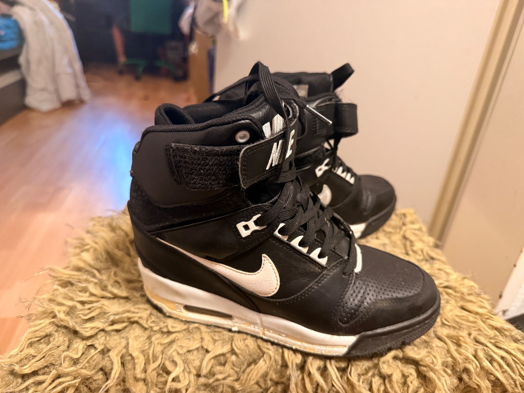 Nike Damenschuhe: Nike Schuhe – Gebraucht aus Bülach von leo_ftv8