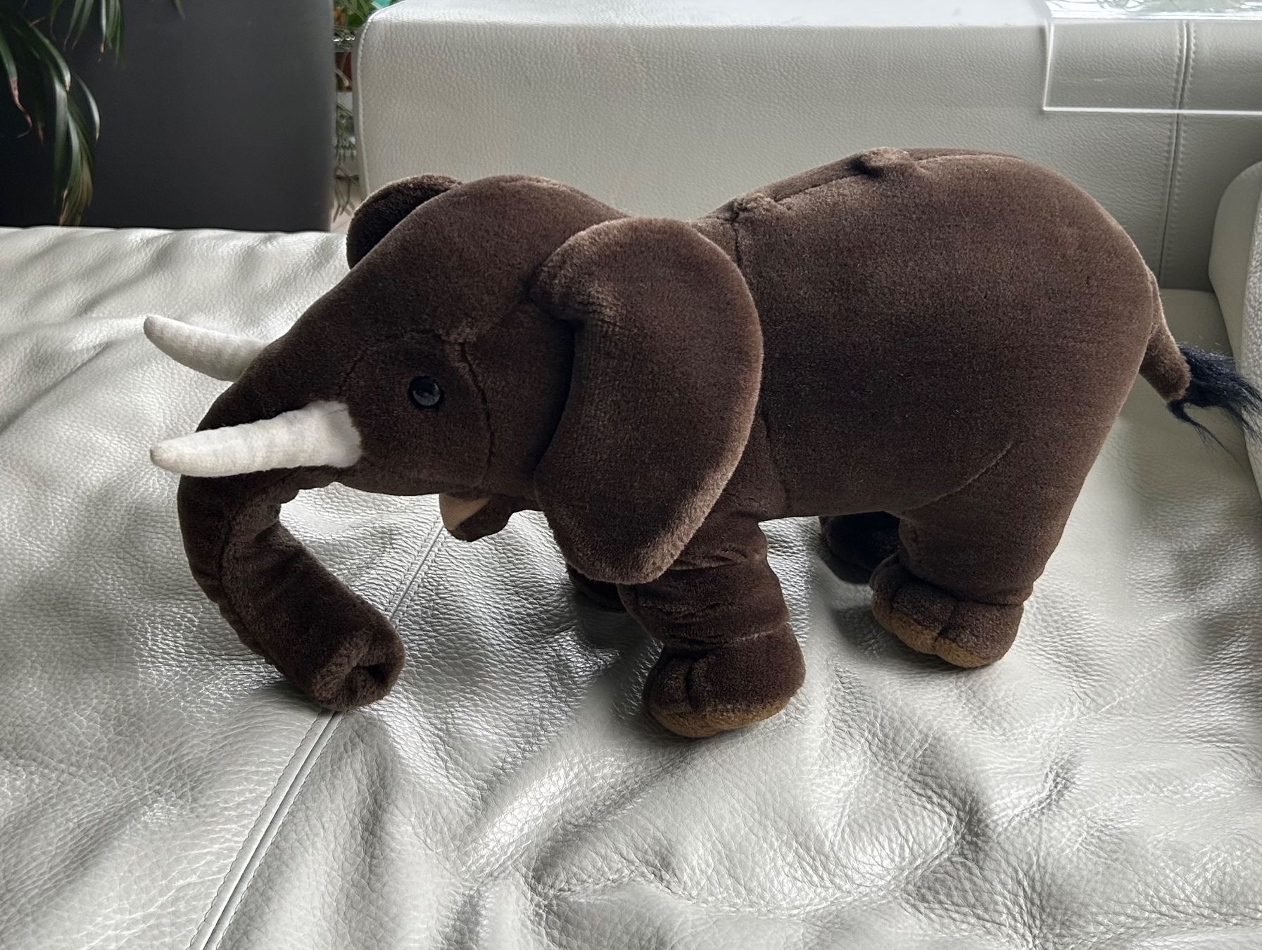 Spielzeuge: Plüschtier Elefant Grösse 45 x 25 cm – Gebraucht aus Ittigen von labrador35 2