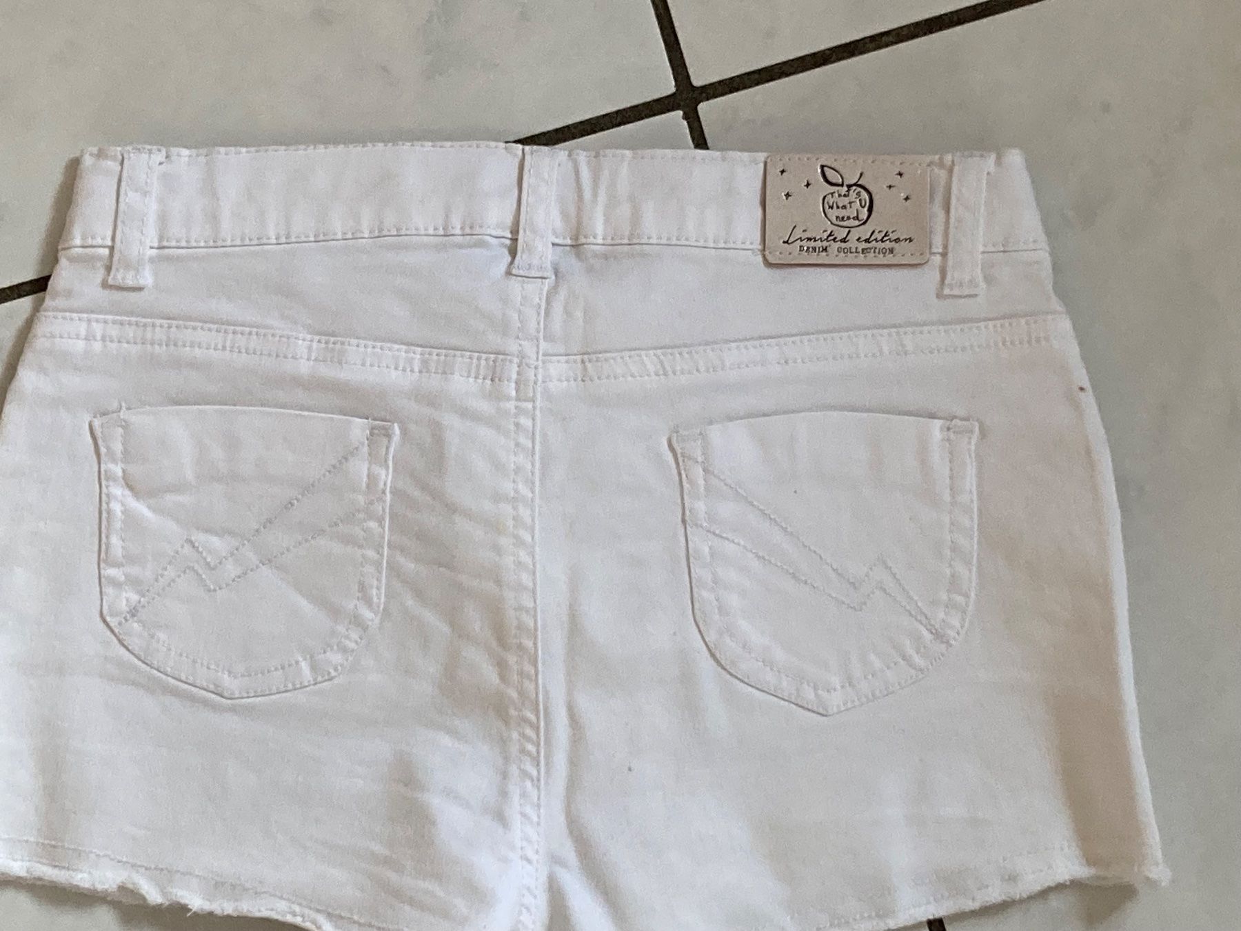 Pantaloni: 3POMMES short 11/12ans 146cm – Nuovo (secondo la descrizione) da domdidier venduto da picolo99 1