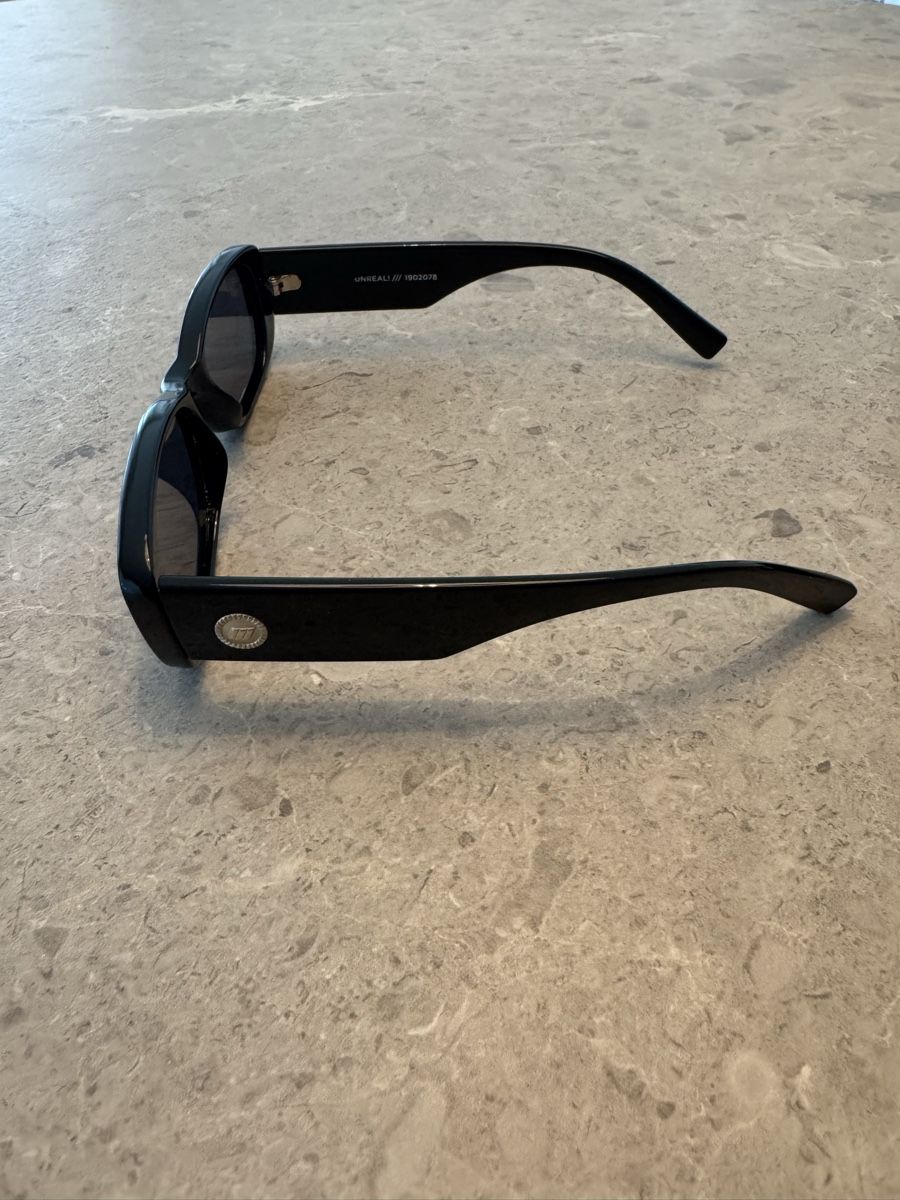 Brillen & Gläser: LeSpecs UNREAL Sonnebrille – Gebraucht aus Meinisberg von nou_d87j 2