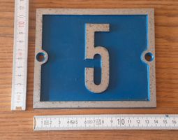 Hausnummernschild Nummer 5