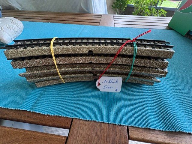 Märklin Modellini di ferrovie: Märklin Gleis 5100 (A) – Usato da Frenkendorf venduto da HampeFrenk