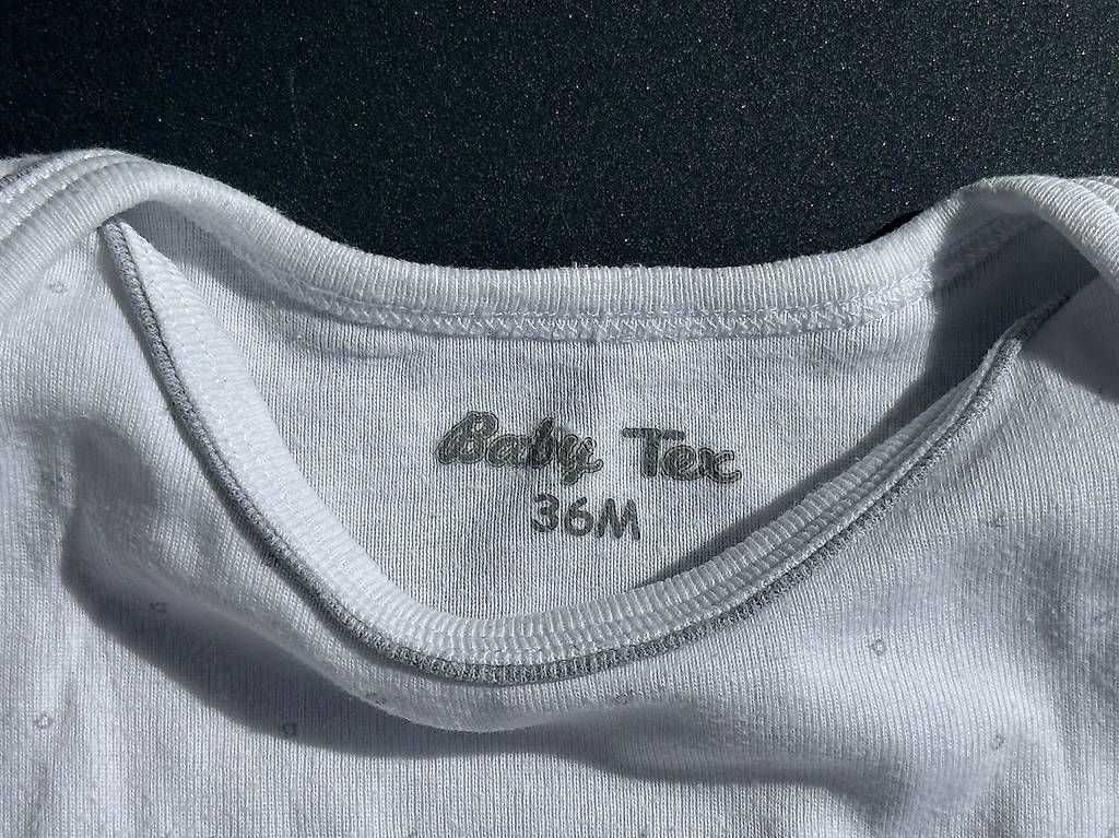 Lotti & Set di vestiti: 4 Body (3 ans / 36 mois) – Usato da Petit-Lancy venduto da vaj_1213 3