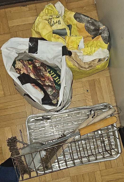 Grills: Kugel Grill 50 cm Durchmesser 60cm hoch – Gebraucht aus Frenkendorf von fel_vpj8 4