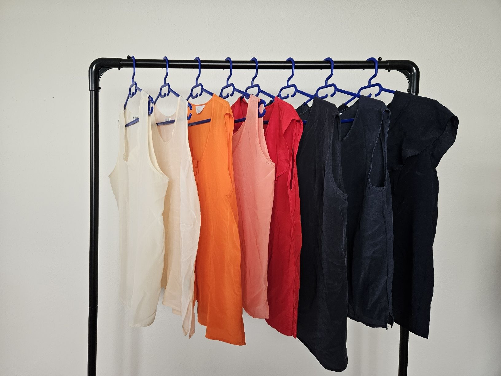 Top: 8 Stk. Vintage 100% Seide Seidentops "mixed" M-XL  – Usato da Zürich venduto da Mme.Sora
