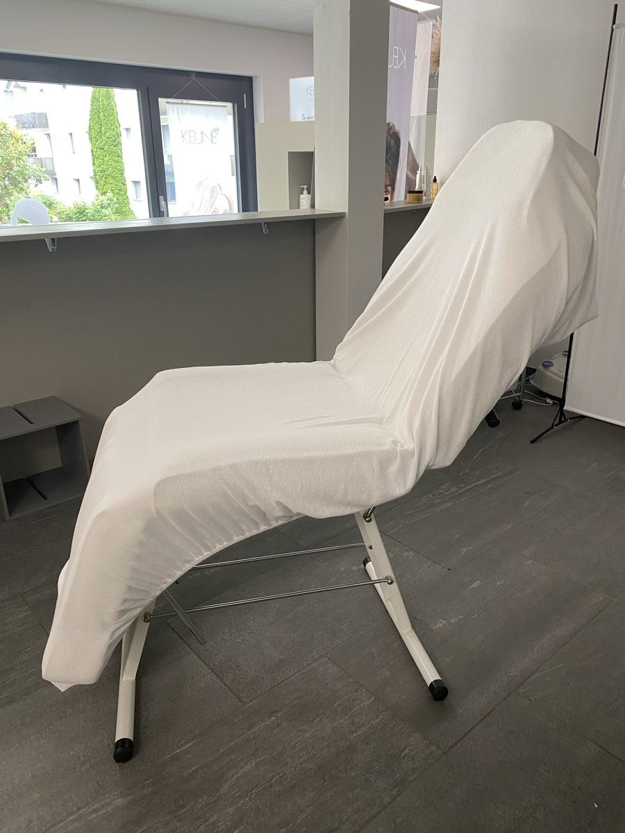 Kosmetik-& Massageliegen: Kosmetisch  – Gebraucht aus Emmetten von an__66ct 3