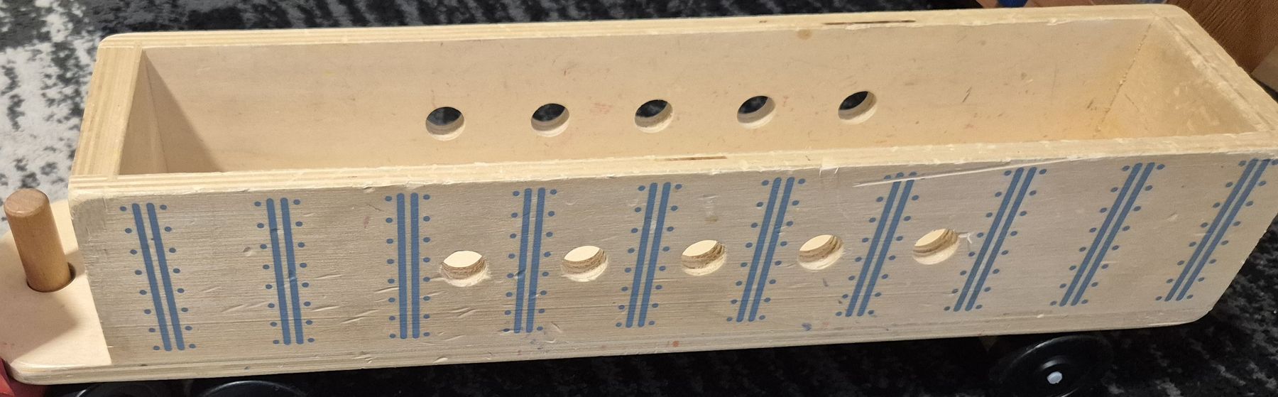 Spielzeuge: Holz-Anhänger / LKW – Gebraucht aus Basel von M2831