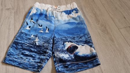 coole Gap Surf Badeshorts wenig getragen gr 6-7 jahre