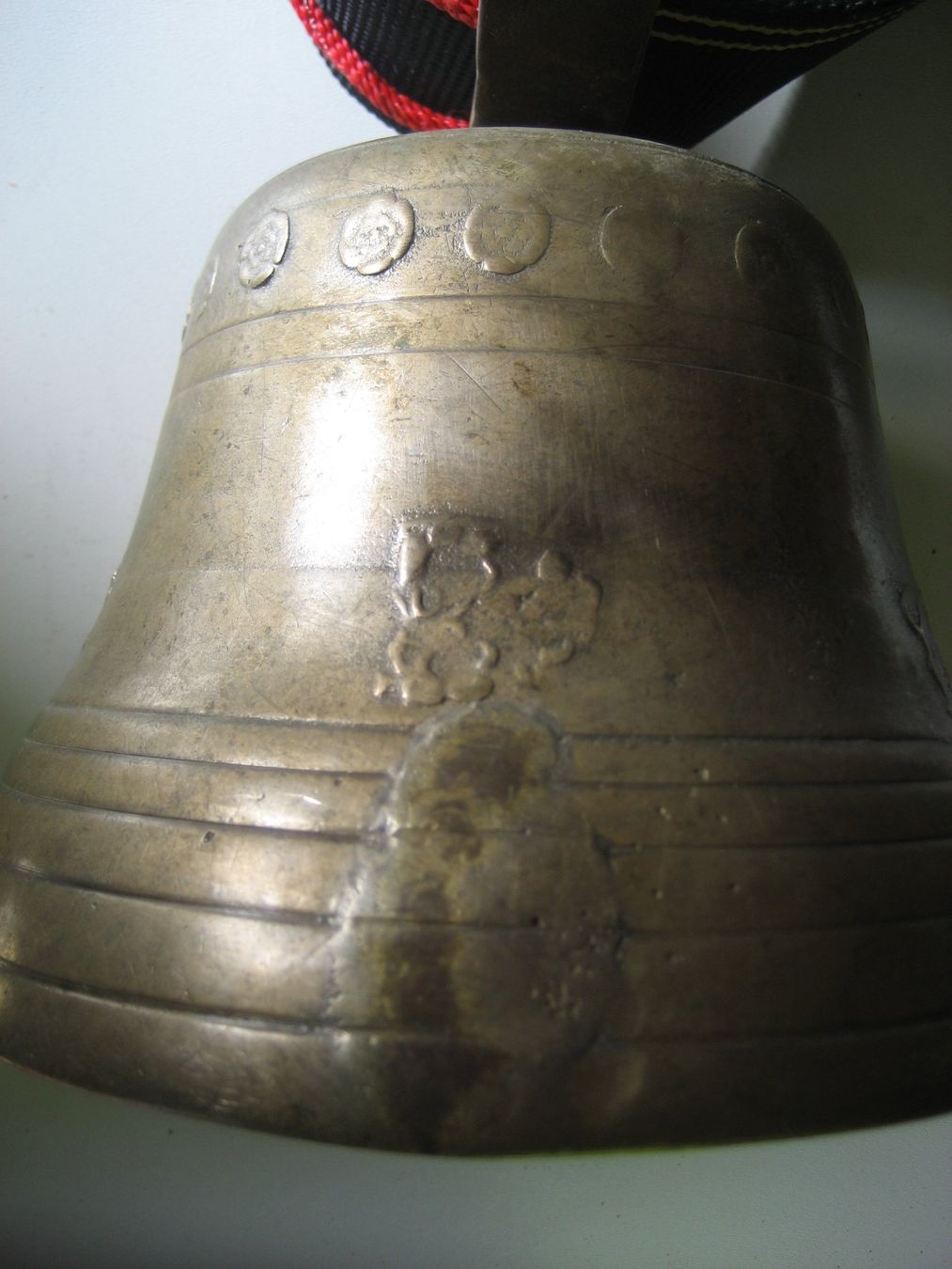 Campanacci mucche: Glocke mit neuem Riemen. – Usato da Weier im Emmental venduto da waefler03 4