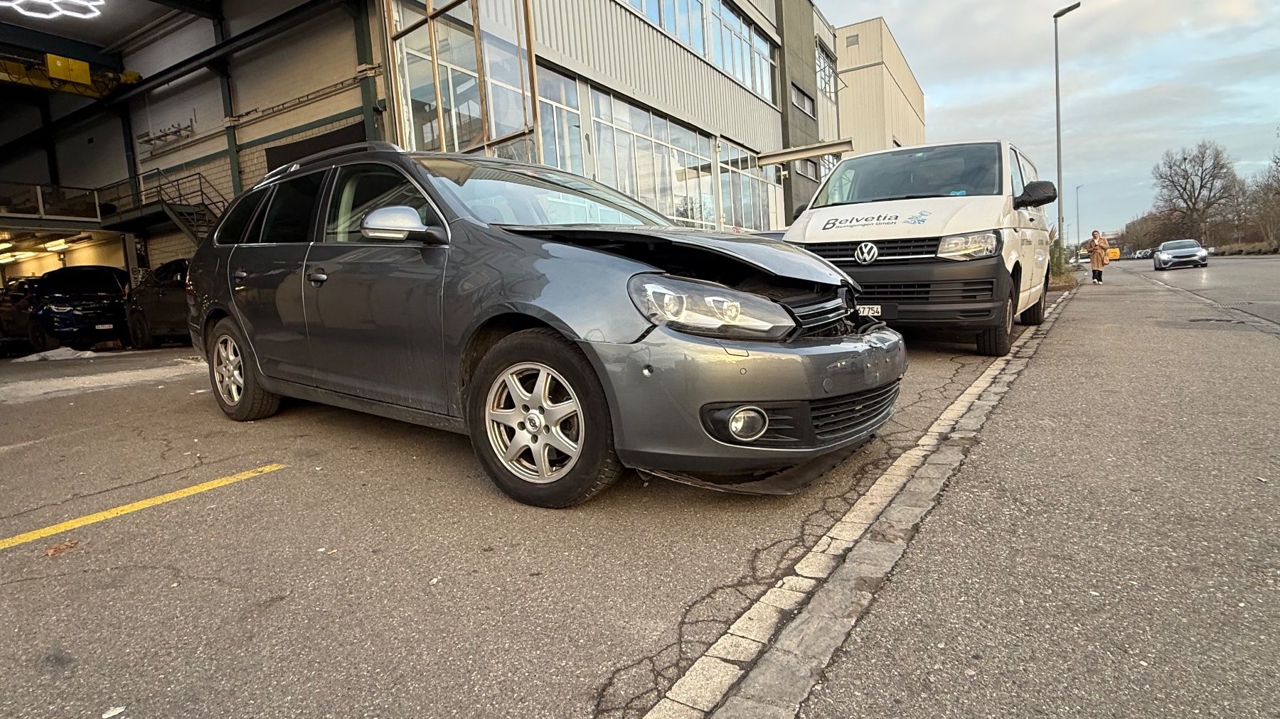 VW Automobili: VW Golf 6 variant Unfall motor läuft – Usato da Glattbrugg venduto da BlitzSale 8