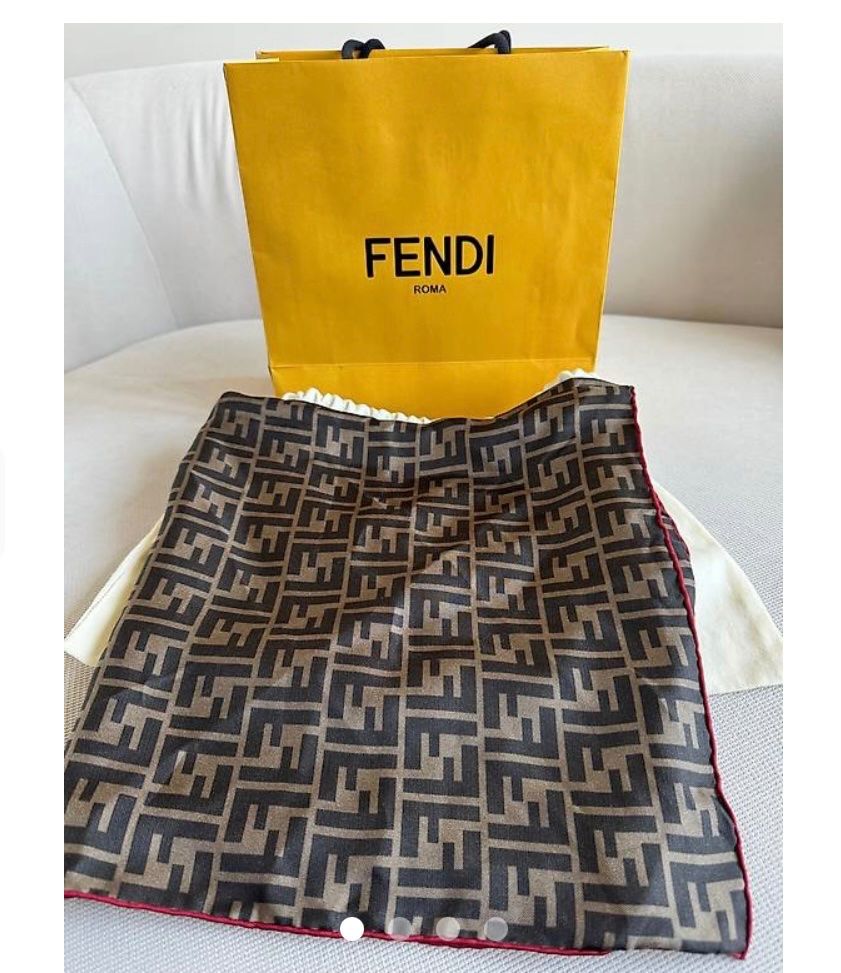 Fendi Foulard & Sciarpe: Fendi Tuch neu ! – Nuovo (secondo la descrizione) da Regensdorf venduto da Sunny290514