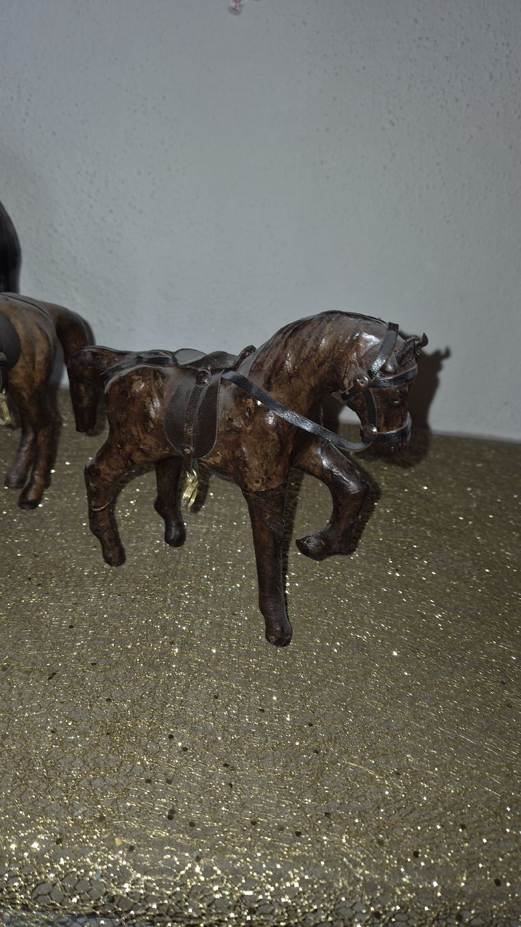 Figuren: Pferdefiguren  3er Set Antik – Gebraucht aus Kölliken von Upcycling-by-Mc-TAM 1