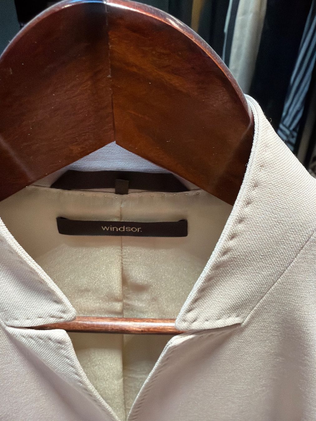 Windsor Vestes: Blazer Damen Windsor beige Grösse 34 – D'occasion à Tägerwilen par TinaLupu 1