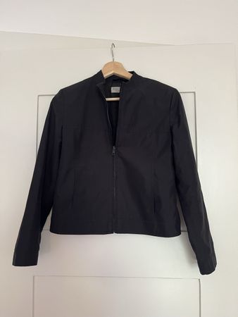 Schwarze Übergangsjacke