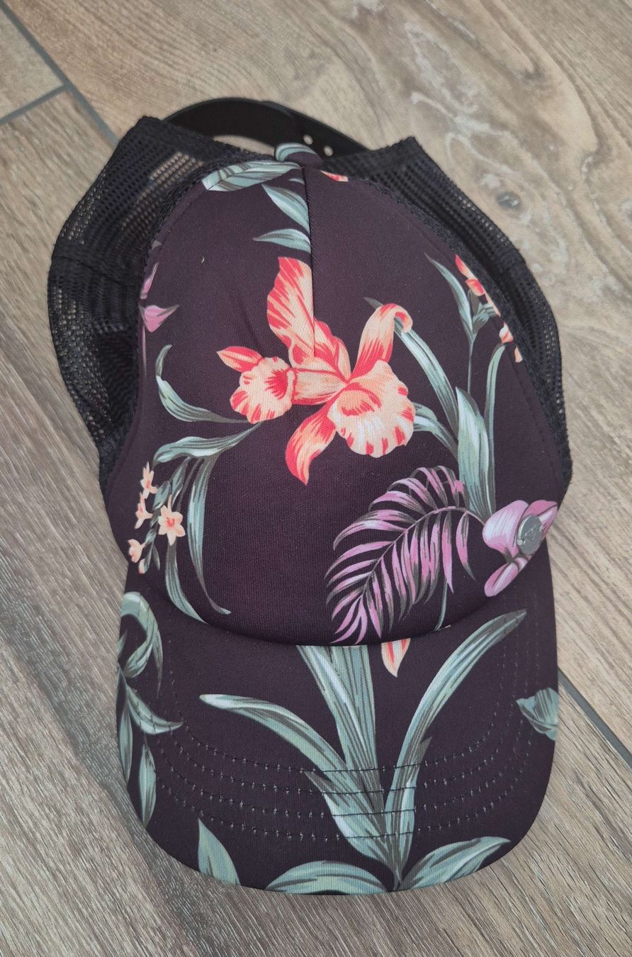 Altro in Moda donna: Baseball Cap Blumenmuster Schwarz Netz Grösse Verstellbar – Usato da Reinach BL venduto da NeuEntdeckt