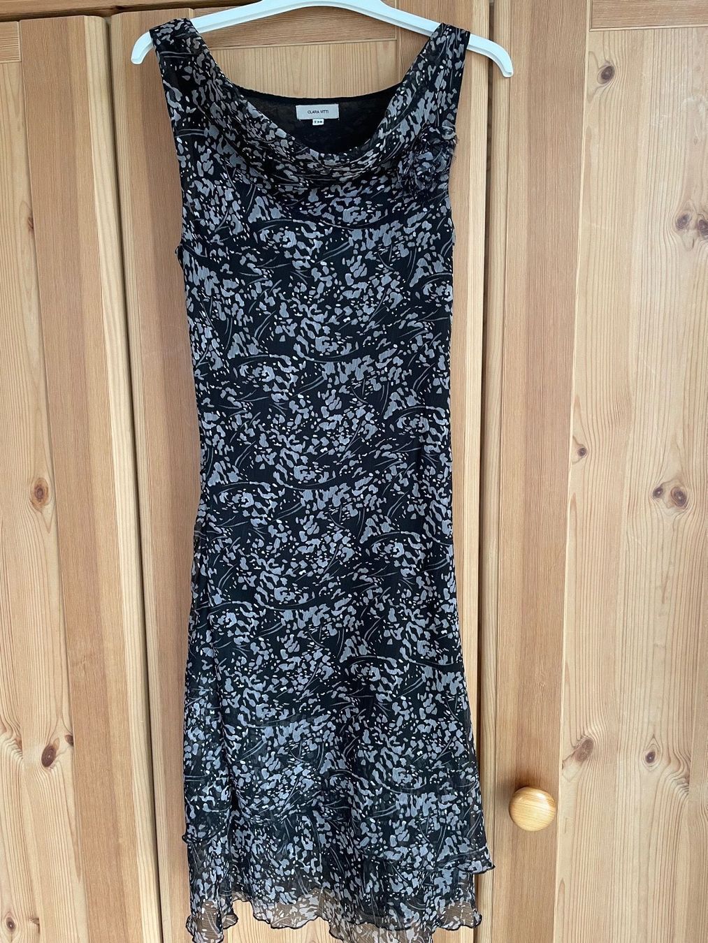 Kleider: Elegantes Kleid Clara Vitti Gr 36 – Gebraucht aus Rüti ZH von kar_xx9l