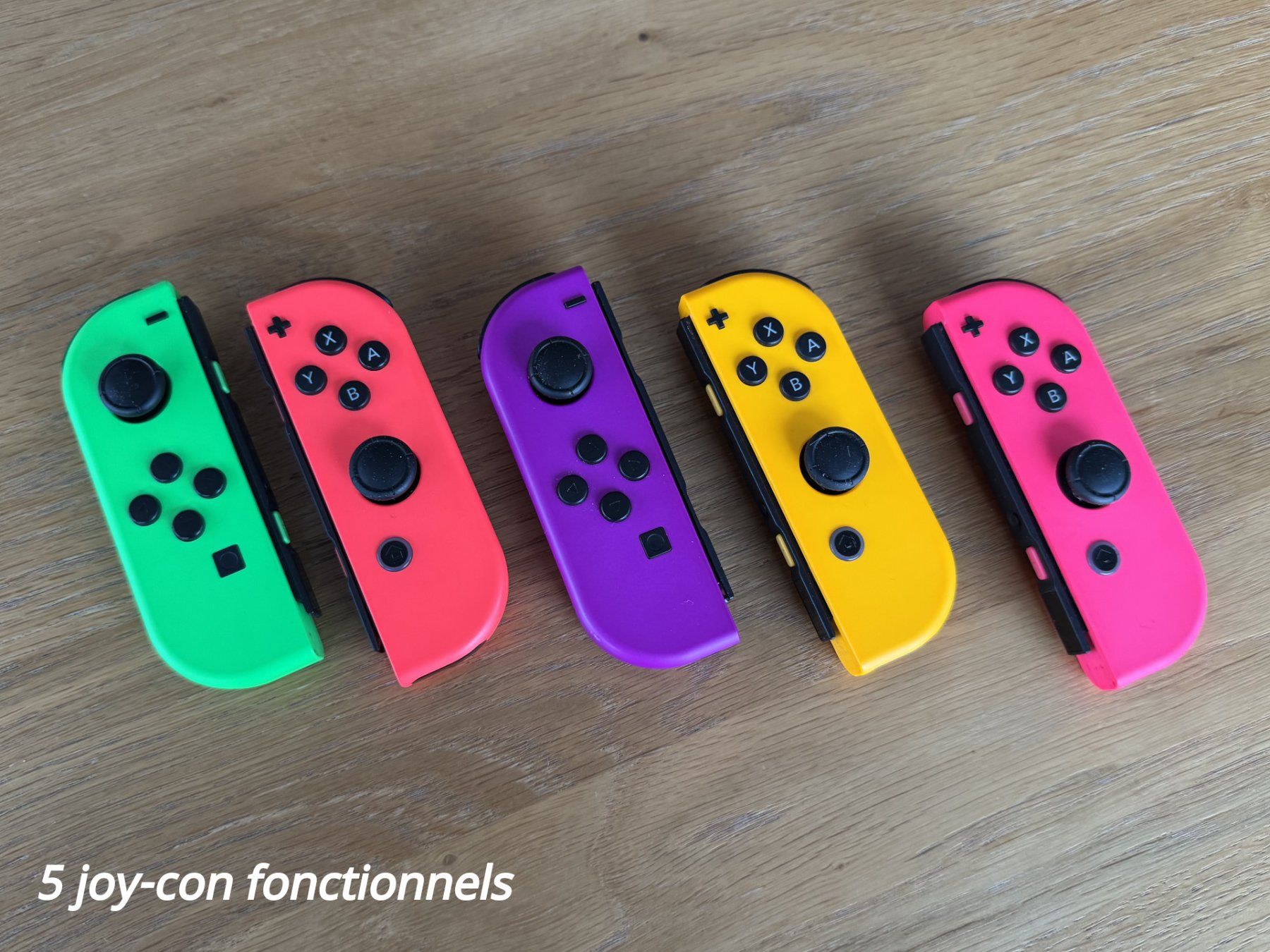 Nintendo Switch + 12 jeux + 6 Joy-Con + accessoires (Gebraucht) in ...