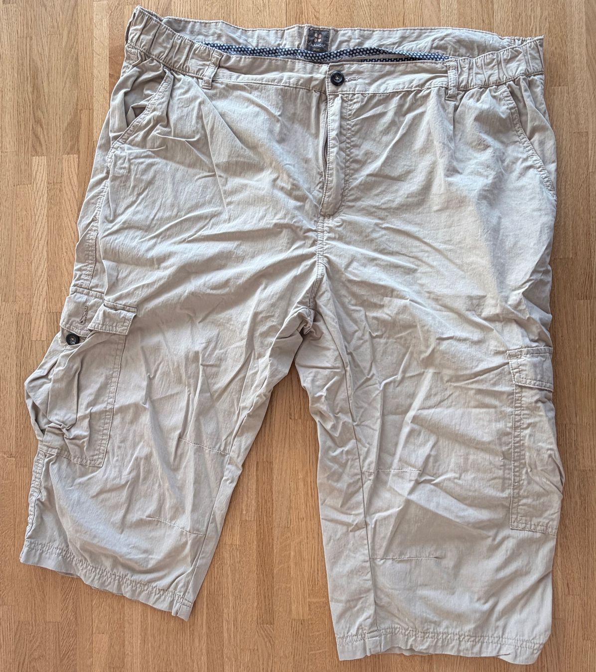 Manor Pantaloni: Shorts - MANOR beige Gr. 3XL Bermuda – Usato da Winterthur venduto da Secondhand-Family