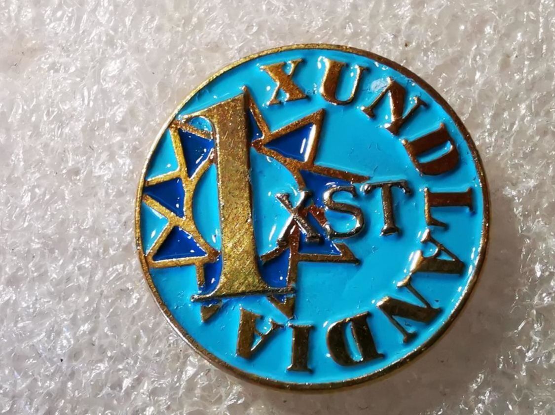 Placchette & Badge: Ansteckpin 76: Xundlandia – Usato da Oppligen venduto da Pin-Fall-Shop