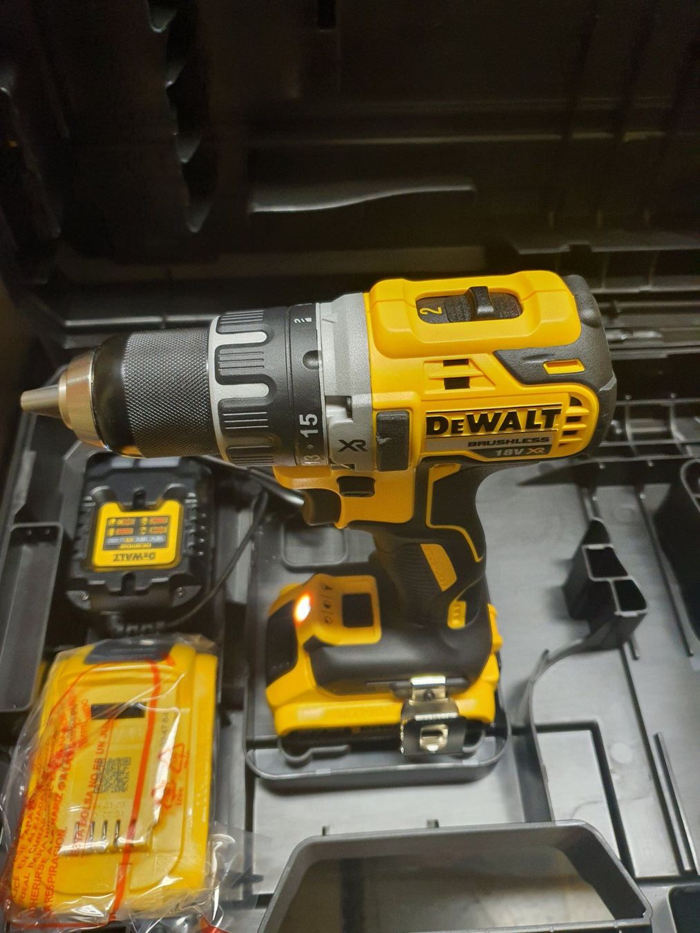 Dewalt Trapani: De Walt Akku Schrauber - Bohrer – Nuovo e nell'imballaggio originale da Erstfeld venduto da Gina033 2