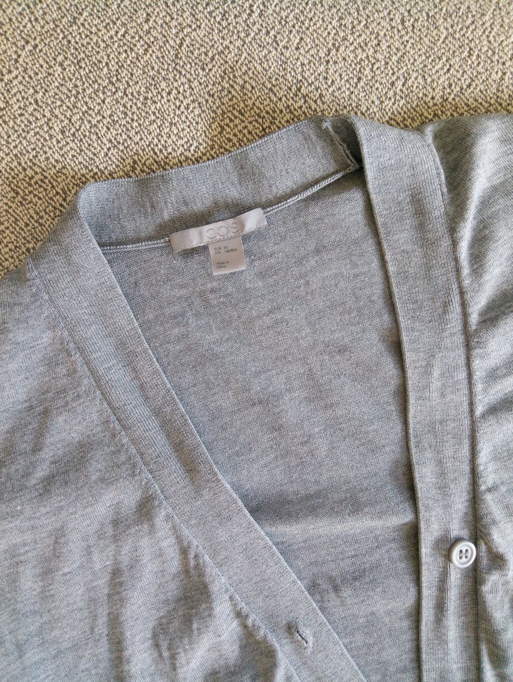 Cos Giacche: Feiner Cardigan, Grau XS – Usato da Zürich venduto da philoumena 2