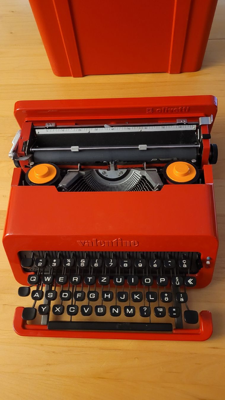 Olivetti Macchine da scrivere: OLIVETTI * VALENTINE * red Schreibmaschine 1969 – Usato da Gränichen venduto da Thesi123456 7