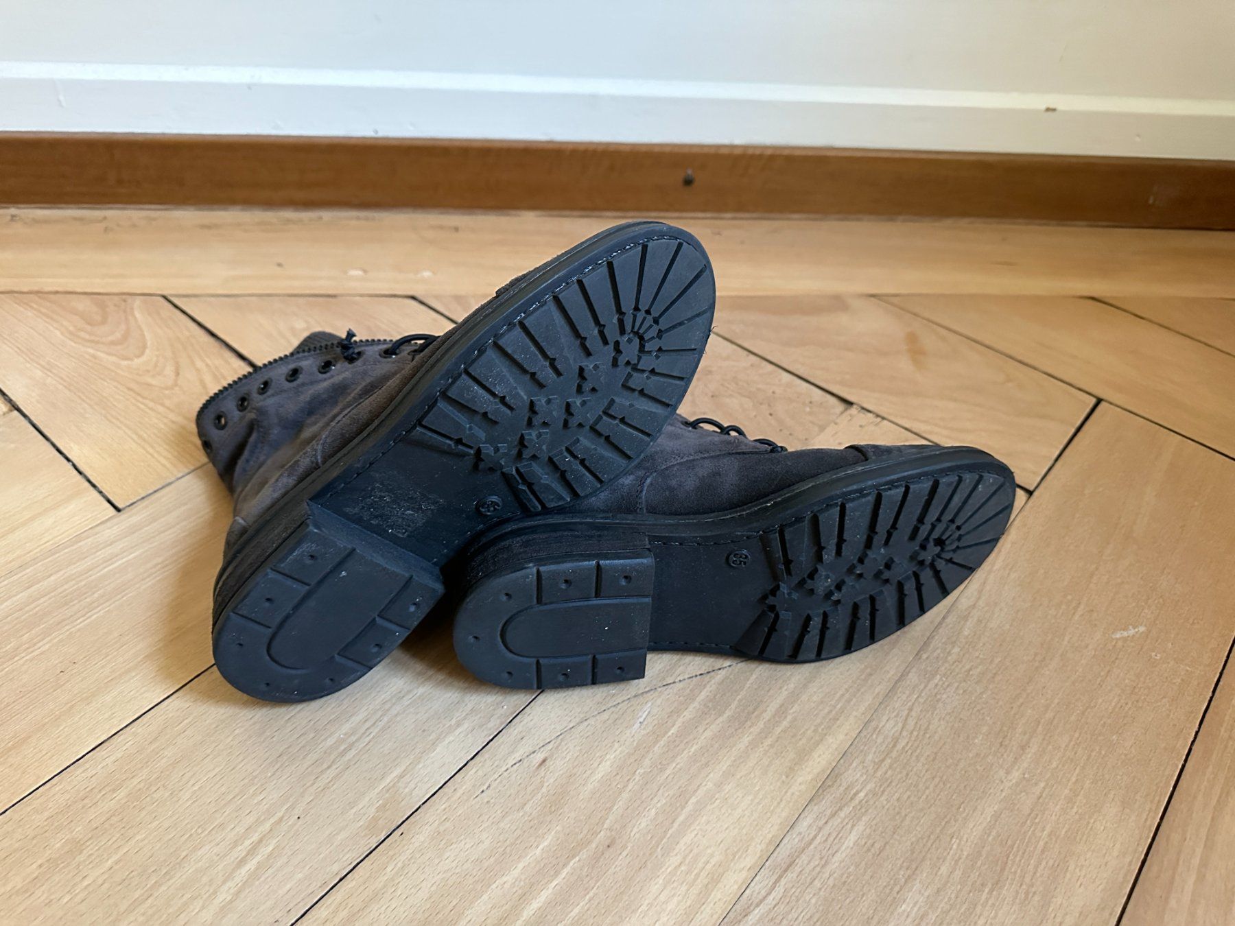 Damenschuhe: FRU.IT - Wildleder Stiefelette dunkelgrau 35 – Gebraucht aus Zürich von Diazaio 4