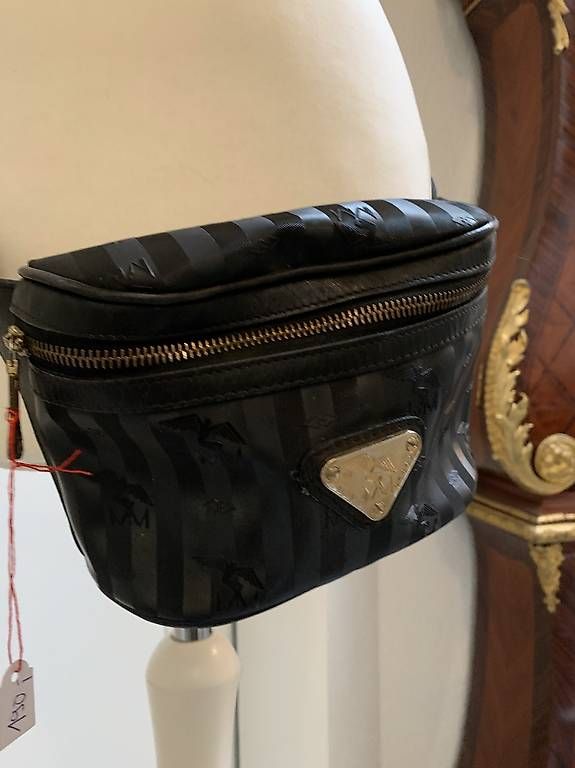 Maison Mollerus Borse: Original Maison Mollerus Bauchtasche Top – Usato da Rothrist venduto da Oddymanliane 1