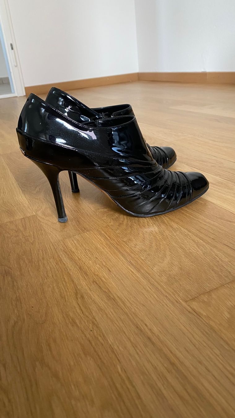 Dior Scarpe da donna: DIOR Stiefeletten Gr. 39 schwarz – Usato da Thalwil venduto da olh_7cpg 8