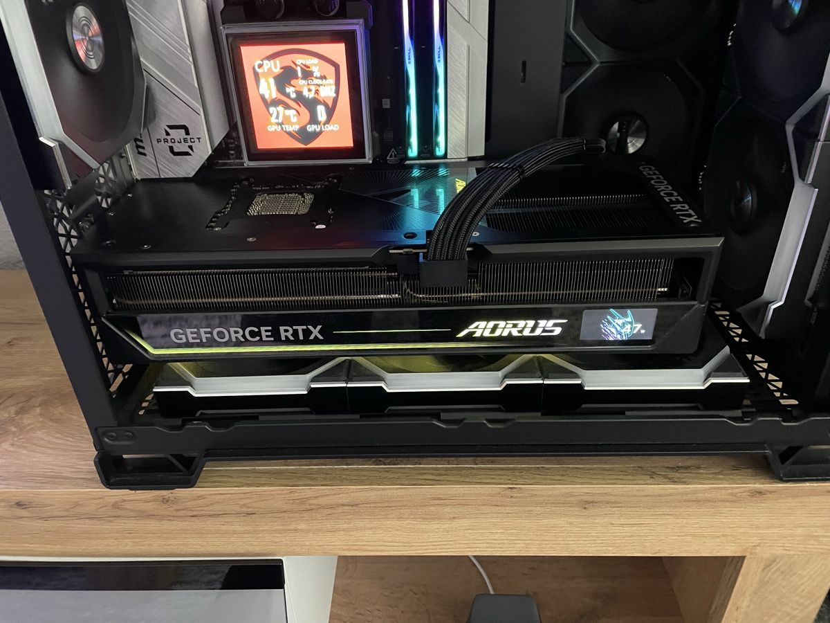 Nvidia Grafikkarten: Aorus Master GeForce RTX 5090 32GB comme neuve – Neu (gemäss Beschreibung) aus Chavannes-Renens von Tonio1022 1